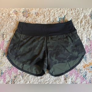 Lululemon shorts green camo size 6